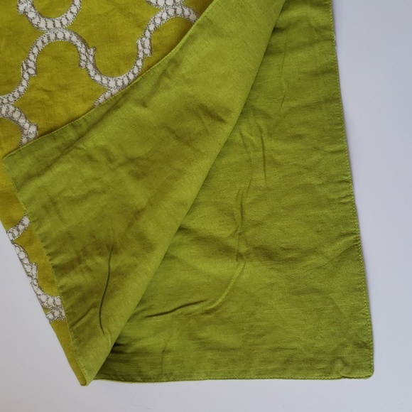 Dress your table Dastan new green apple gray embroidery table runner - Picture 3 of 5